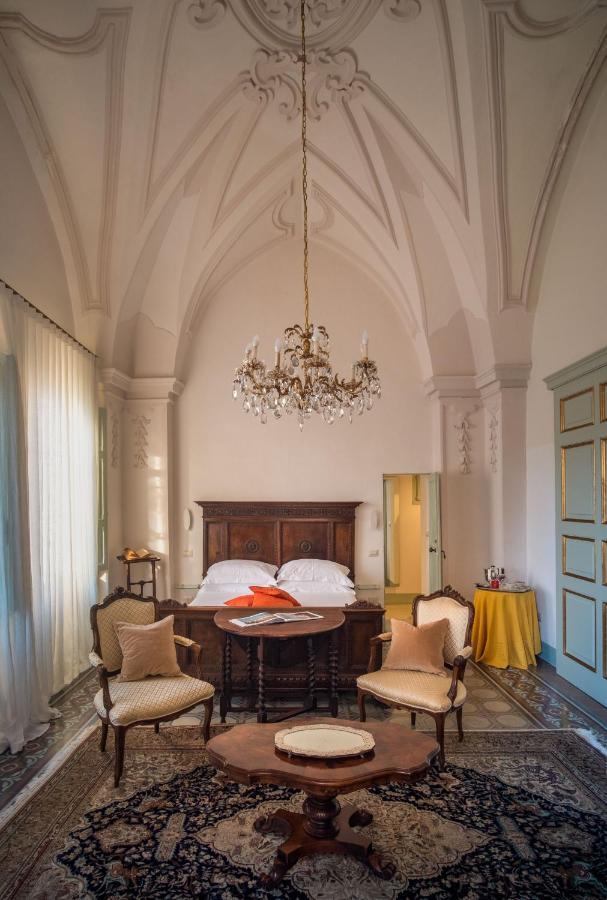 לינה וארוחת בוקר לצ'ה Palazzo Guido מראה חיצוני תמונה